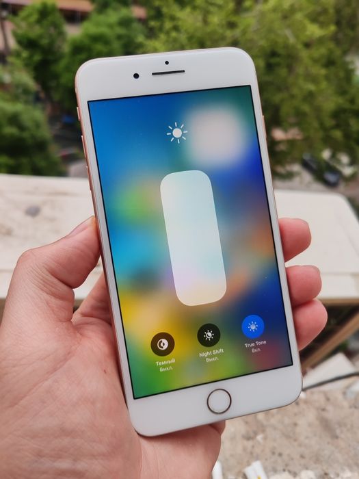 iPhone 8 Plus 64 GB Gold zor sostoyaniya arzon narxda