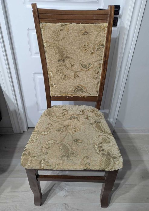 Продам недорого комплект из 4 стульев (цена за все сразу)