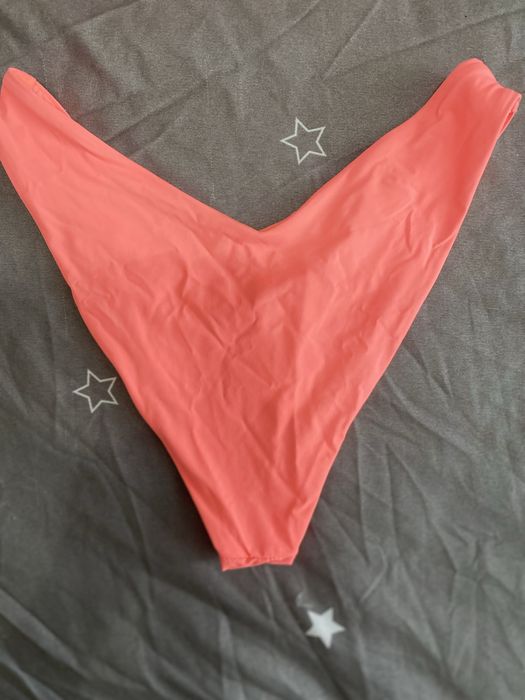 Costum de baie roz neon , nou.