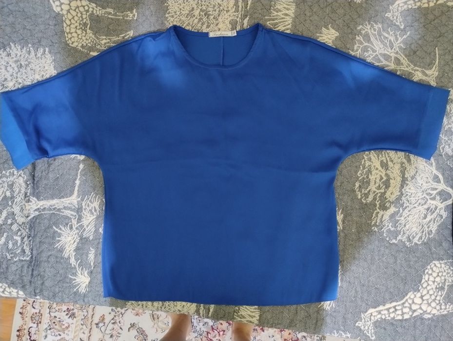 Блузки новые продам