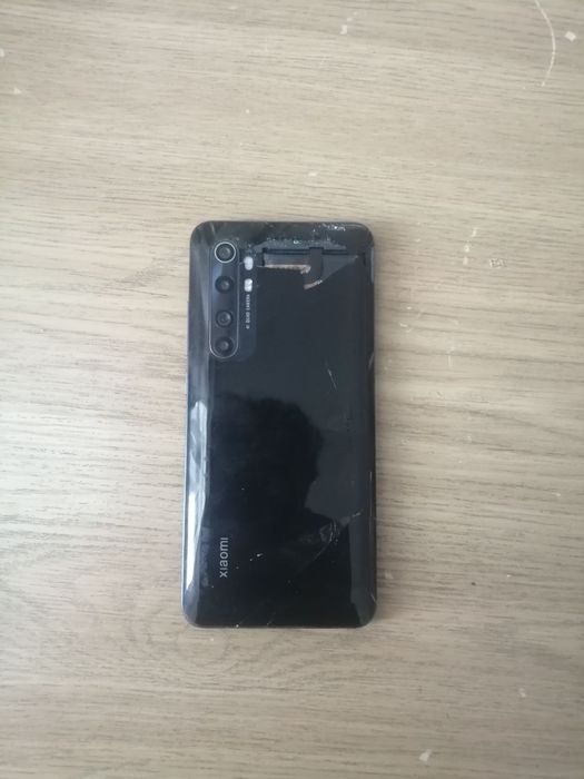 Xiomi 10 lite с удобным авальным экраном  ни как у всех телефонов