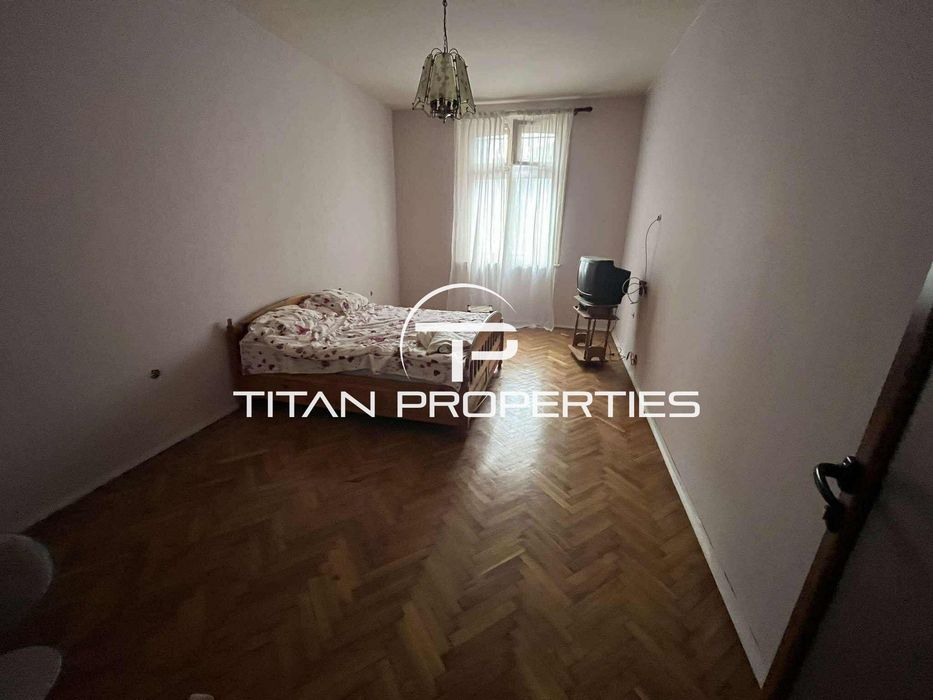 Дава се под наем Тристаен апартамент в Варна, Колхозен пазар - 87 кв.м за 511 € - Снимка #3