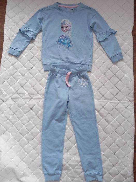 Trening cu frozen 60lei căciula 25lei