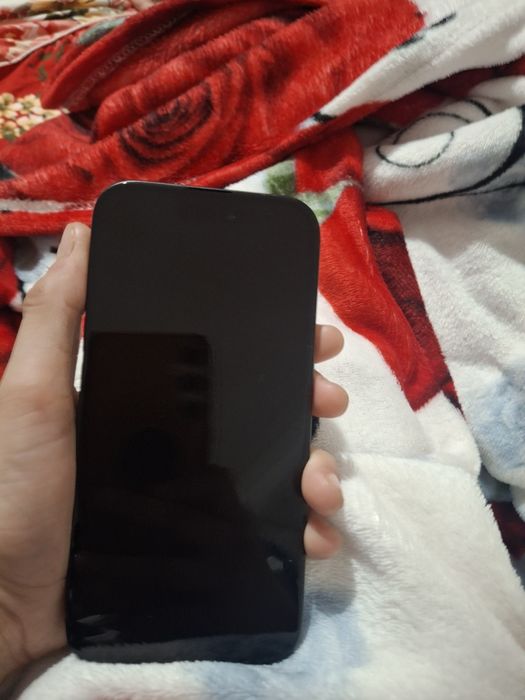 Vând iPhone 16 este de câteva zile e nou