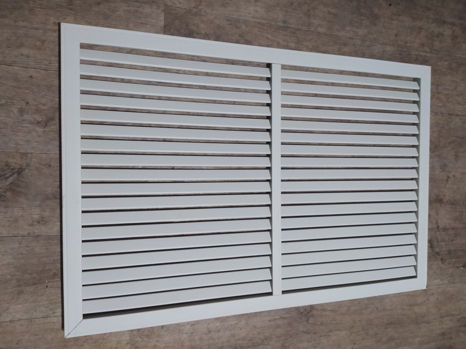 Продам решотку новую