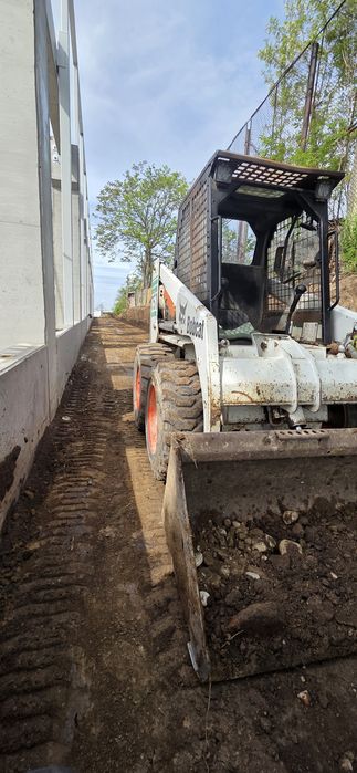 Inchiriez Bobcat si miniexcavator Caterpillar
