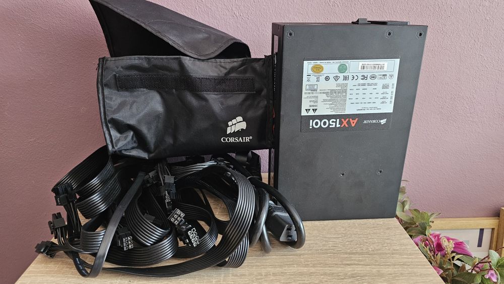 Corsair AX1500i 1500W PSU Захранване