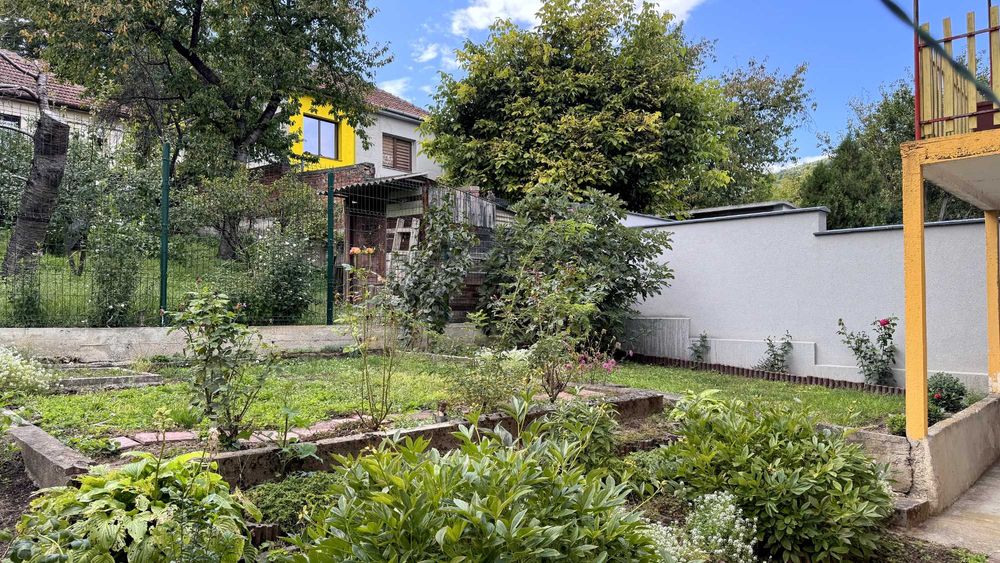 Proprietar, vand vila