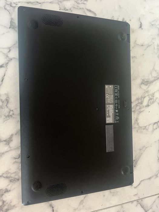 Laptop Asus VivoBook E510MAB+accesorii de gaming
