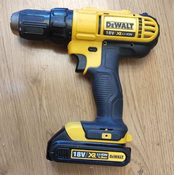 Дрель-шуруповерт DeWalt DCD771