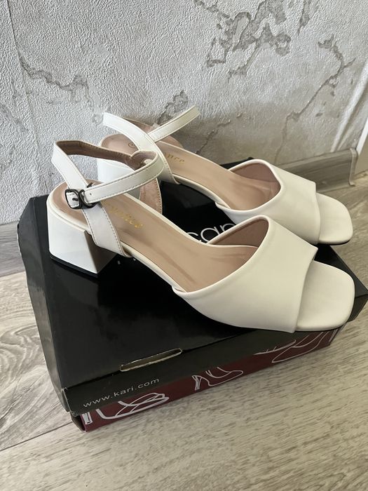 Продам босаножки