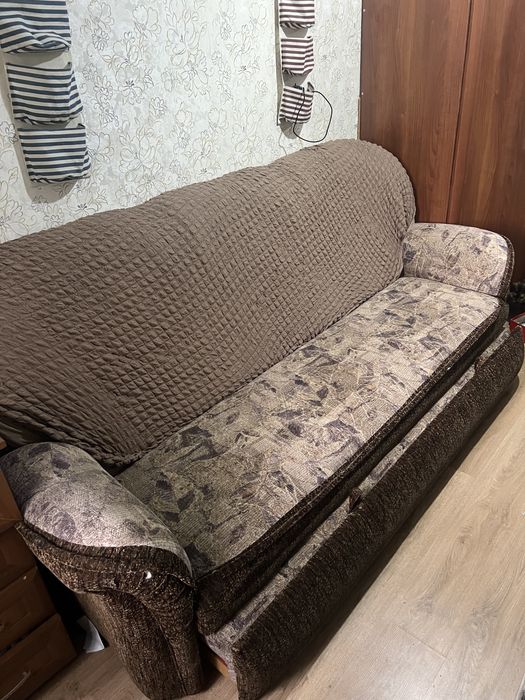 Продам диван не ДОРОГО