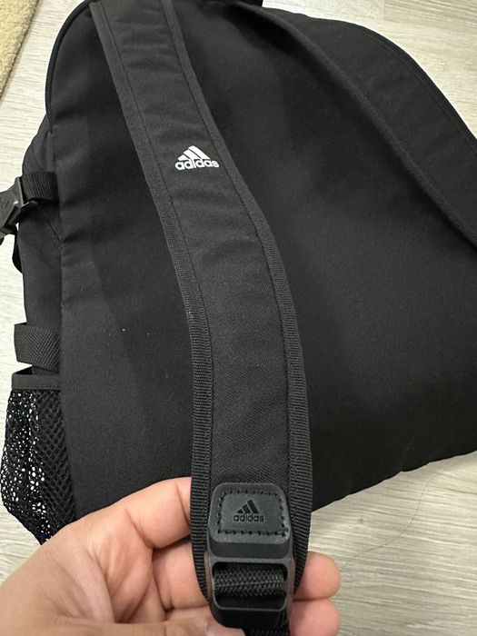 Рюкзак Adidas.       .