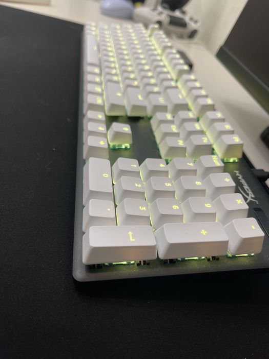 Продам игровую клавиатуру hyper