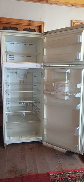 Холодилники Beko ишлаб турган чириган жойлари йук хамма нарсаси бор