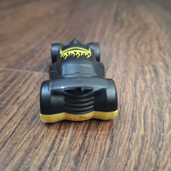 Машинка игрушка.