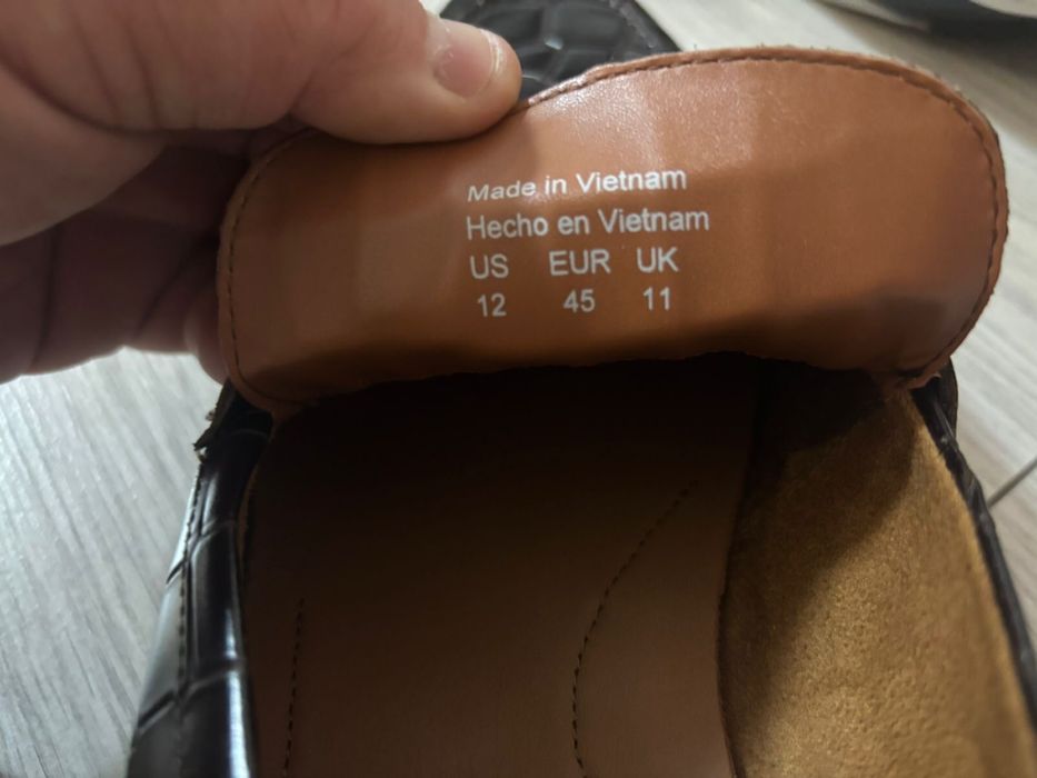 Продам обувь туфли размер 45, кроссовки 47