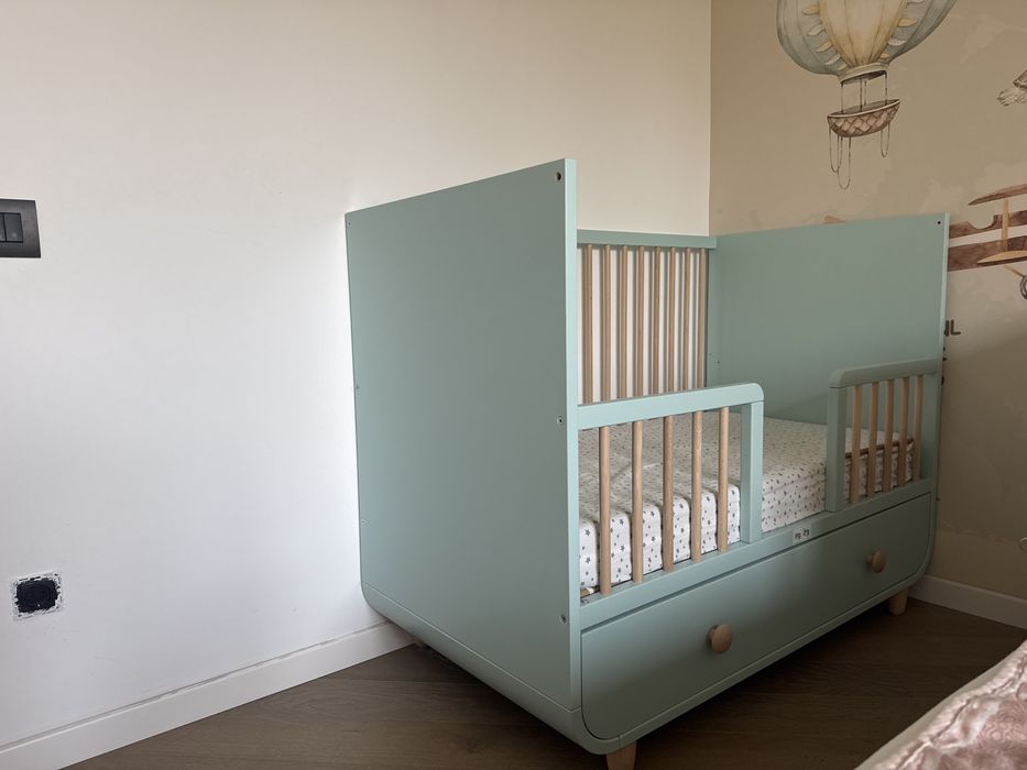 Patut de copii + masa de infasat IKEA + saltea ortopedica 60x120 (