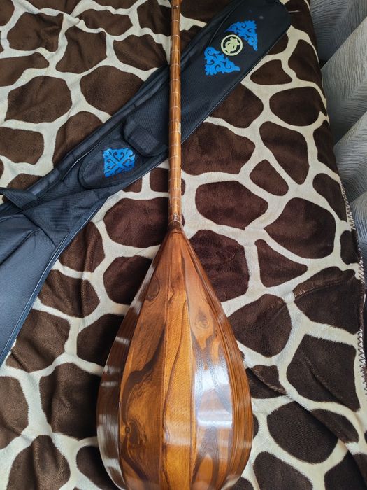 Домбыра продам подарок чехол чёрный