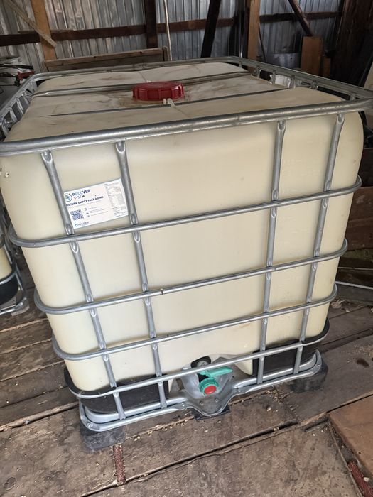 Vând Butoi 1000l IBC
