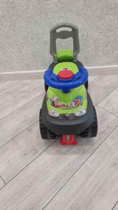 Каталка- машина-толокар- драндулет.