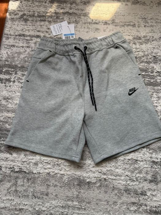 Pantaloni Nike Tech