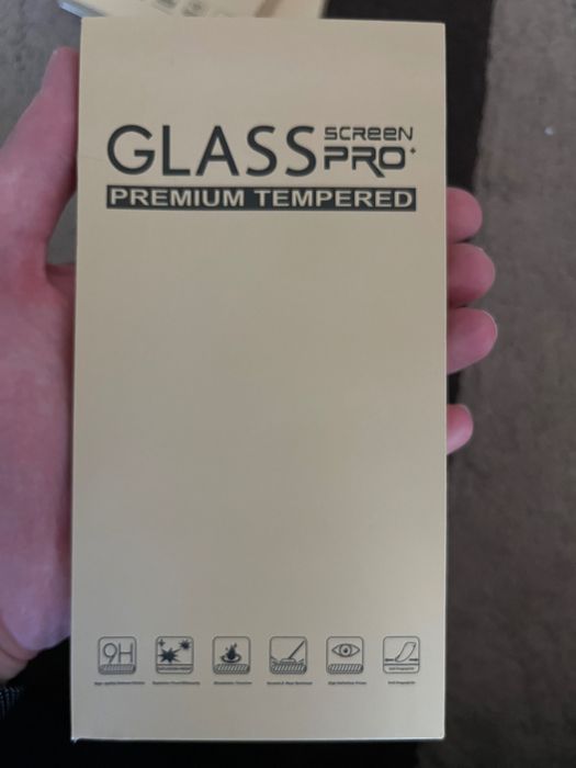 Vand folii de sticla de la Iphone 11 pana la Iphone 16