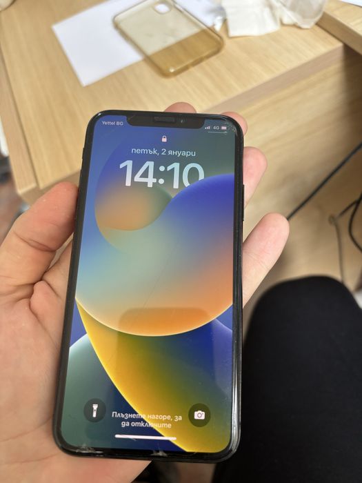 Продава се iphone X, който не се ползва от доста време