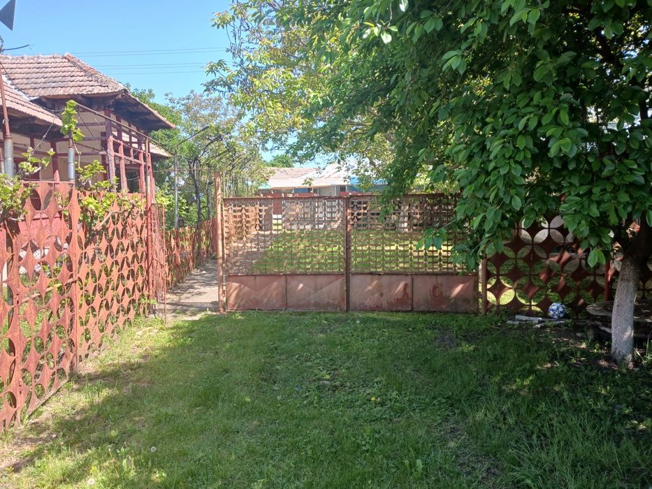 Casă cu teren de vânzare în comuna Verguleasa, județul Olt