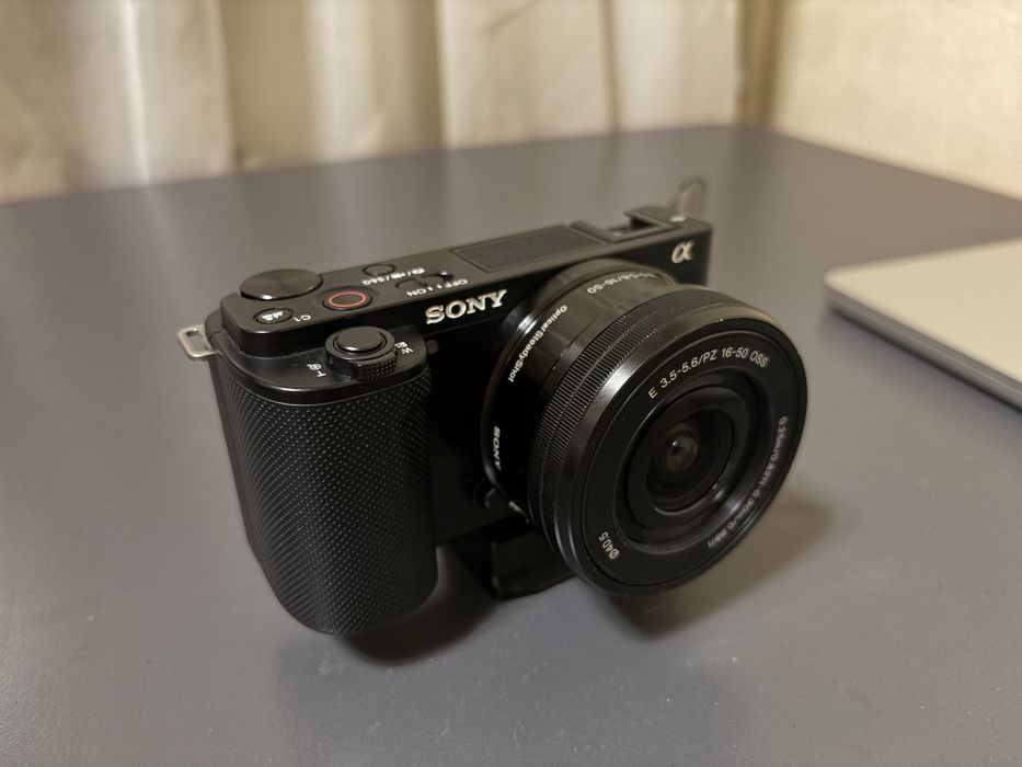 Видеокамера Sony ZV E10