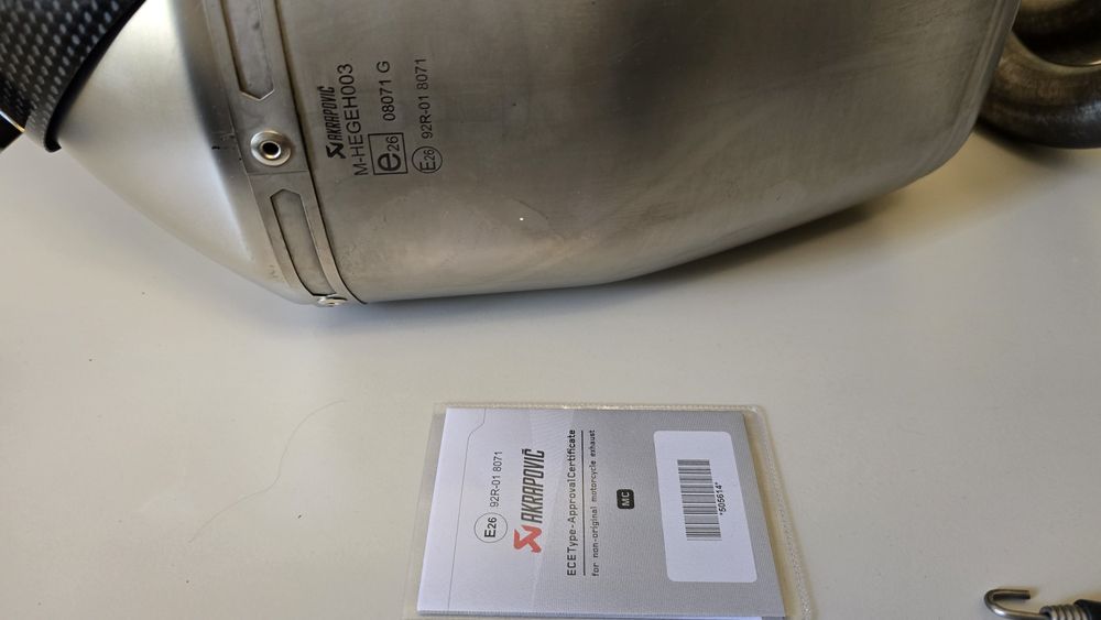 Evacuare z650 , ninja 650 akrapovic titan omologata Bucuresti