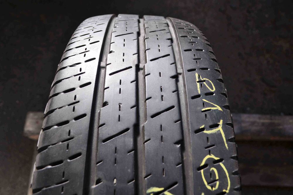 Anvelopa Vara 215/65 R15C CONTINENTAL Vanco 2 104/102T