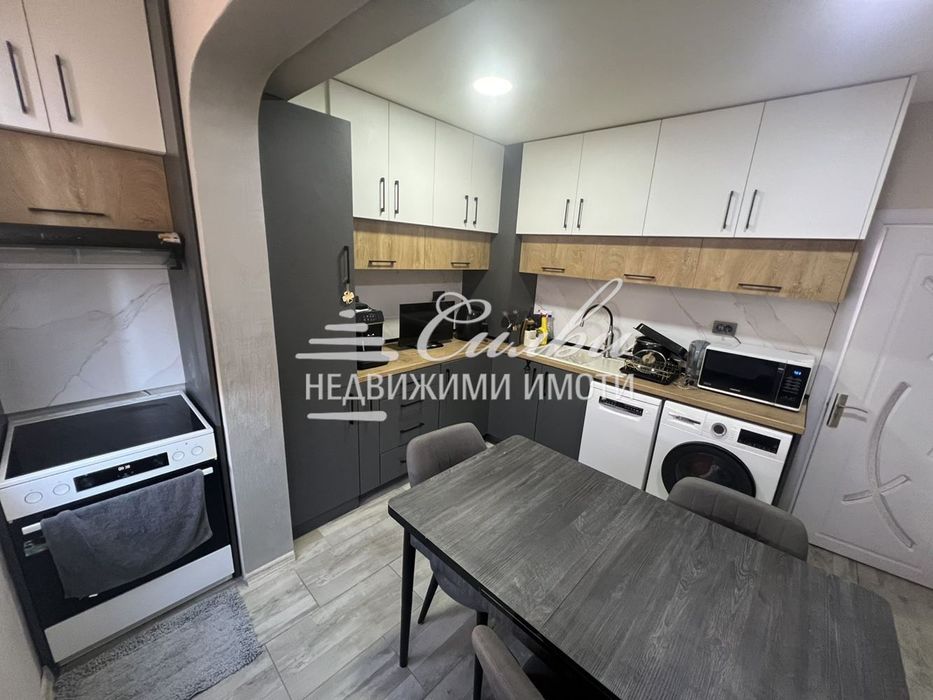 Тристаен апартамент - кв.Тракия!