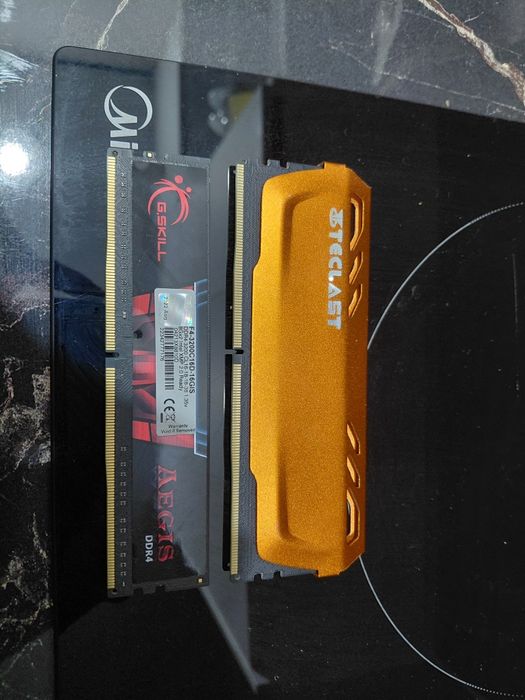 Продаются оперативки 8 ГБ