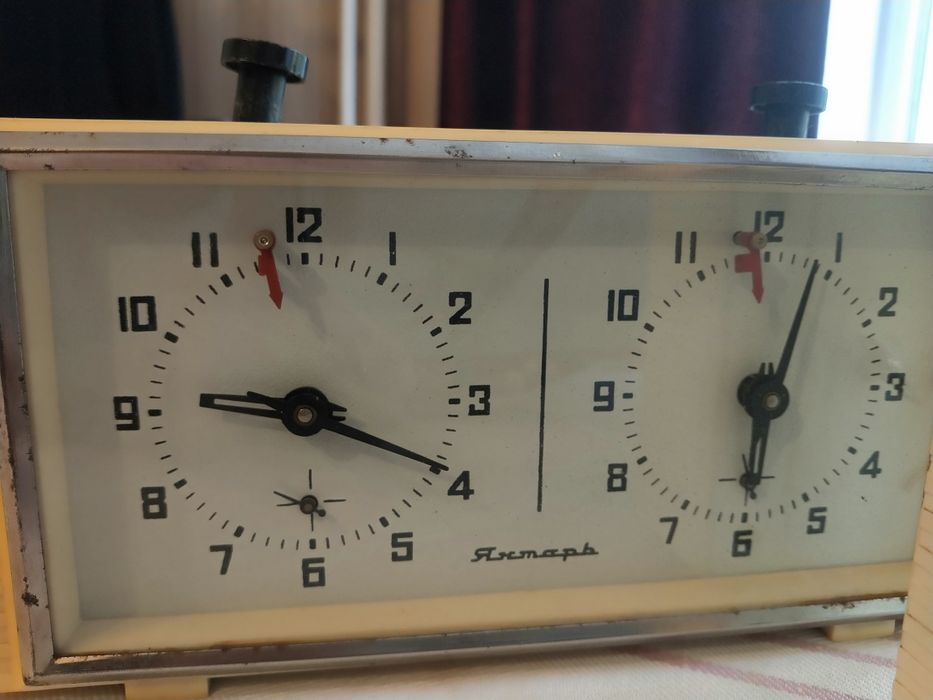 Шахматные часы в рабочем состоянии