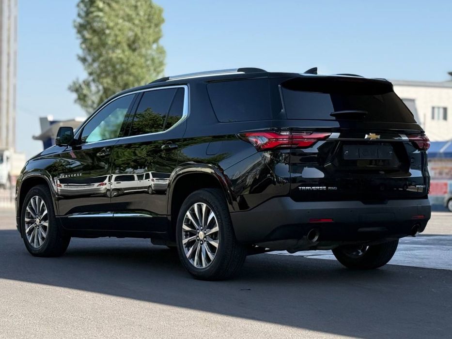 Traverse Premier 2023 год
