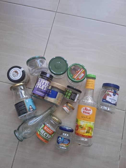 Контейнеры пластиковые,баночки, корзины