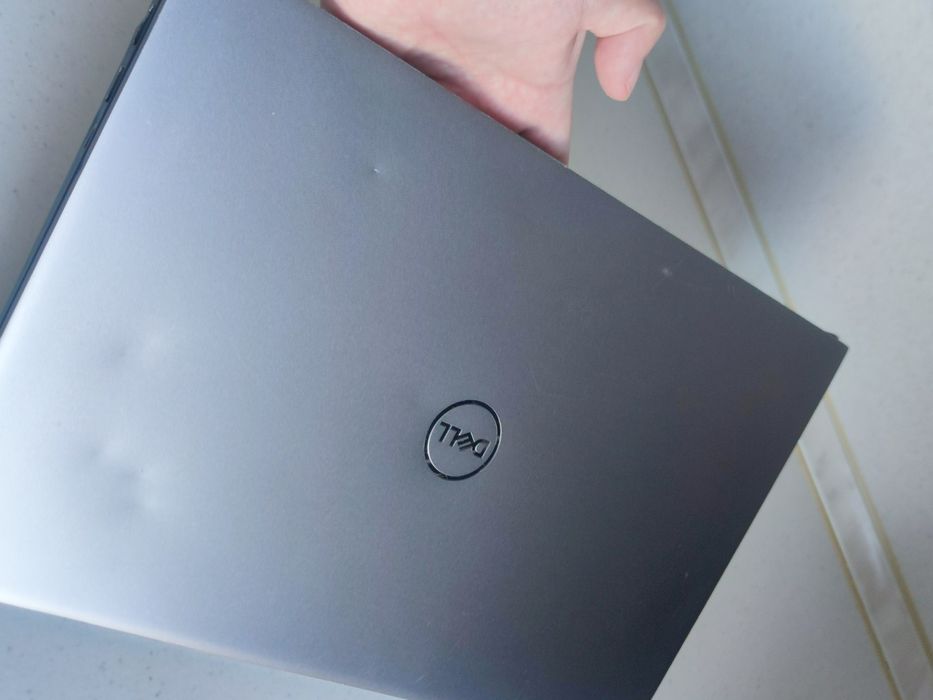 Dell Vostro 5515 Ryzen 5 5500U / 16GB / 512GB SSD / 15.6" FHD