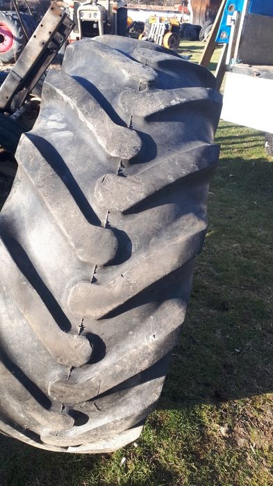 Cauciuc tractor 16,9R24 buldo