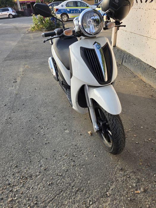 De Vanzare Piaggio Carnaby Cruiser 300
