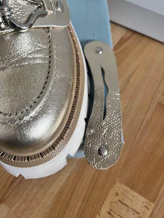 Златни лоуфъри на Aquamarine от естествена кожа