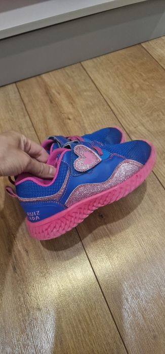 Кроссовки для девочки