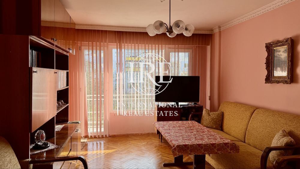 Продава се Четиристаен апартамент в Варна, Цветен квартал - 96 кв.м за 866 €/кв.м - Снимка #2