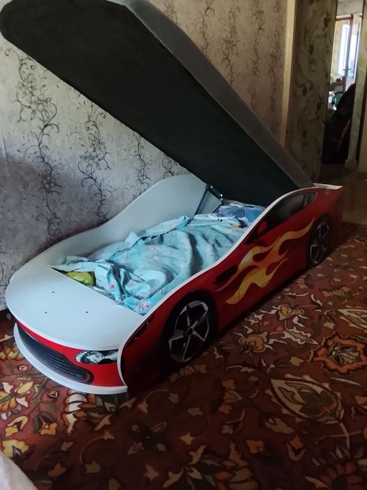Кровать детская машинка