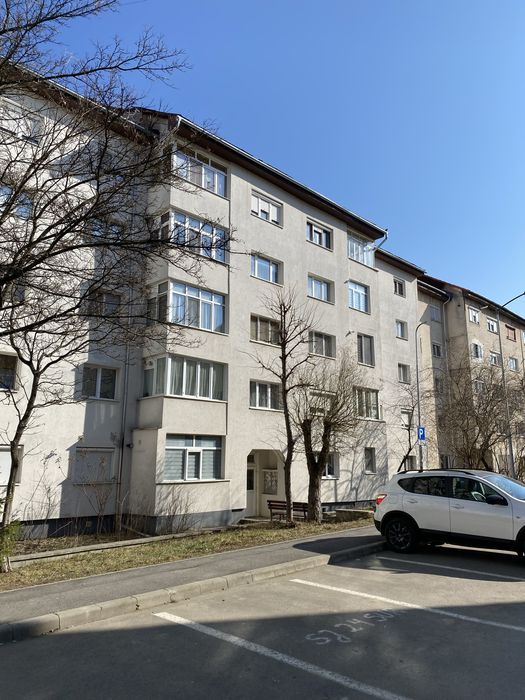 Apartament 3 camere decomandat – Zona Stadion, Zalău