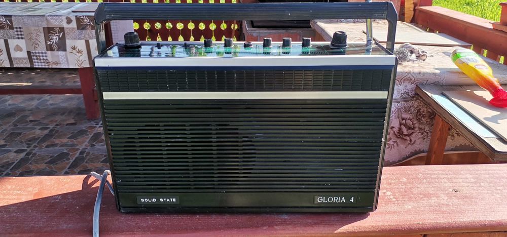 Vând radio Gloria