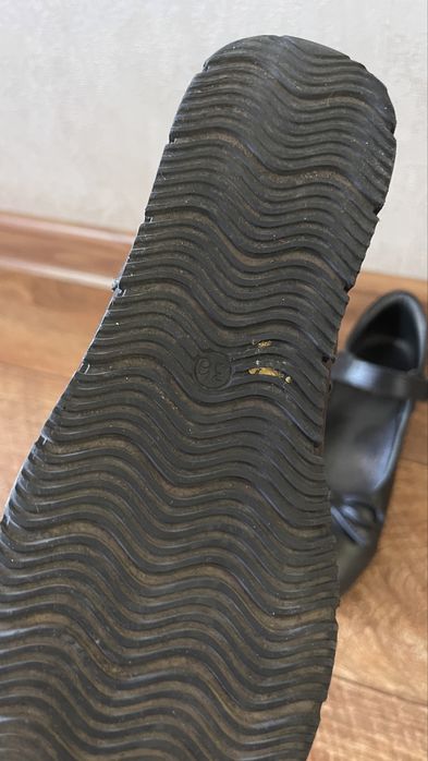 Кроссовка, лоферы на девочку