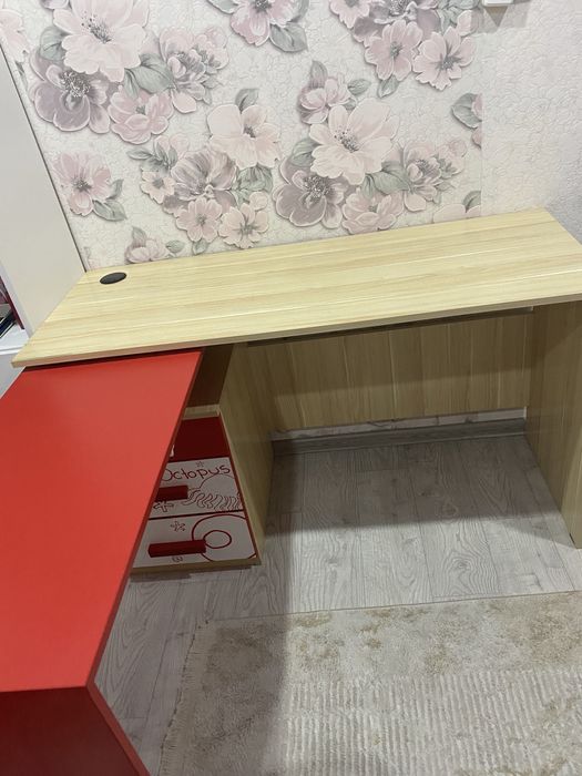 Стол письменный бу