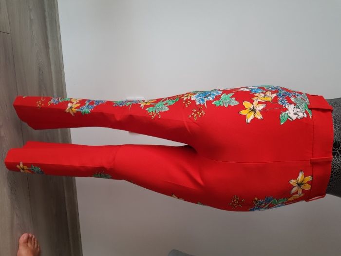 Pantaloni Zara cu talie inalta si evazati