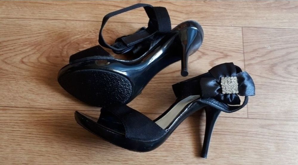 Босоножки 2 модели (39 размер)